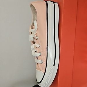 Peach 🍑 color converse